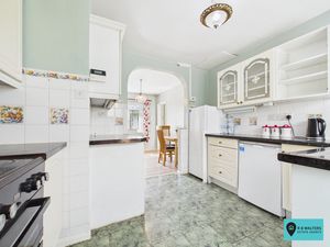 Kitchen- click for photo gallery